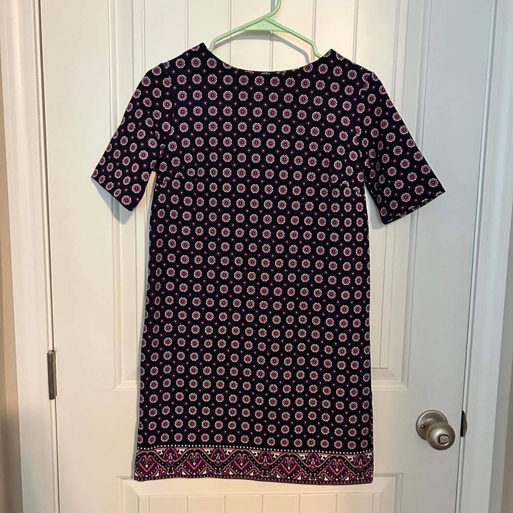 Banana Republic Purple and White Sheath Dress Short Sleeve